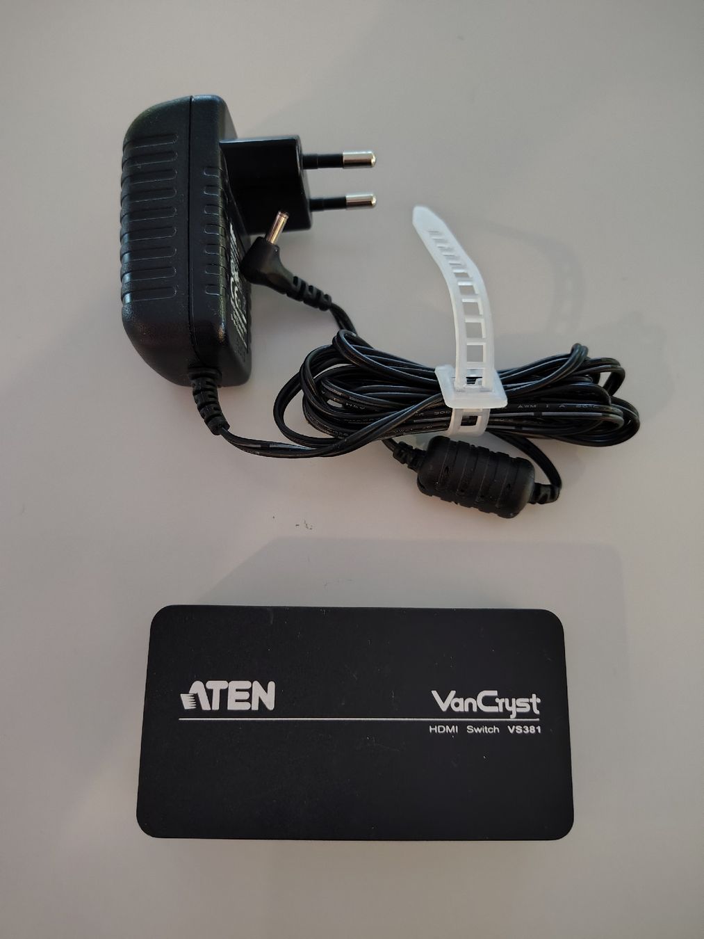 Hubs & Switches: ATEN VanCryst HDMI Switch mit Netzteil – D'occasion à Neuendorf par Buggle
