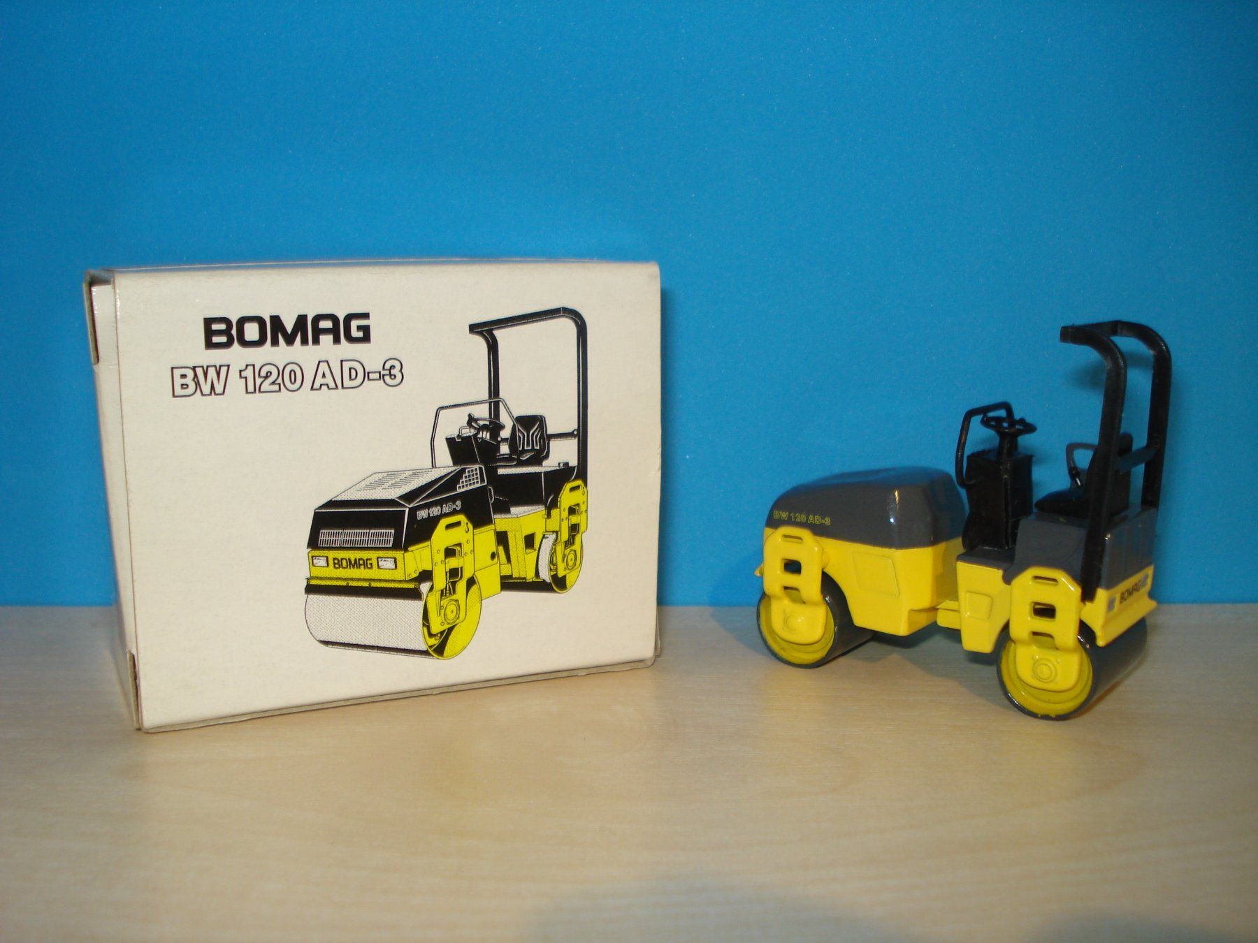 Kit di modellismo & Modellini statici: BOMAG BW 120 AD-3 Tandemwalze – Nuovo (secondo la descrizione) da Mitlödi venduto da worker04 1