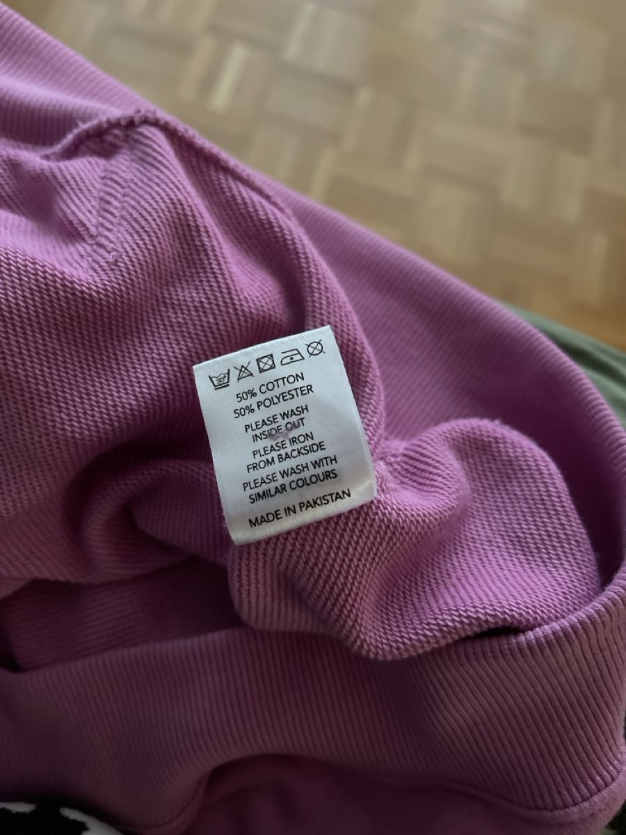 Zebra Giacche: Lila Oversize Kapuzenjacke XL – Usato da Meikirch venduto da Hilfe_Waisentiere 1