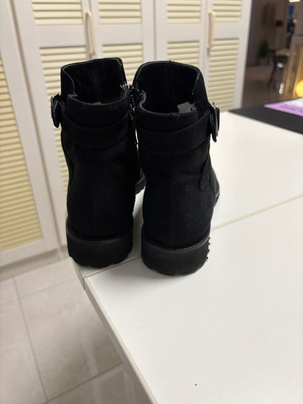 Scarpe da donna: Stiefelette schwarz, Gr. 38,5. Wildleder/Leder – Usato da Glattpark (Opfikon) venduto da Pangie 2