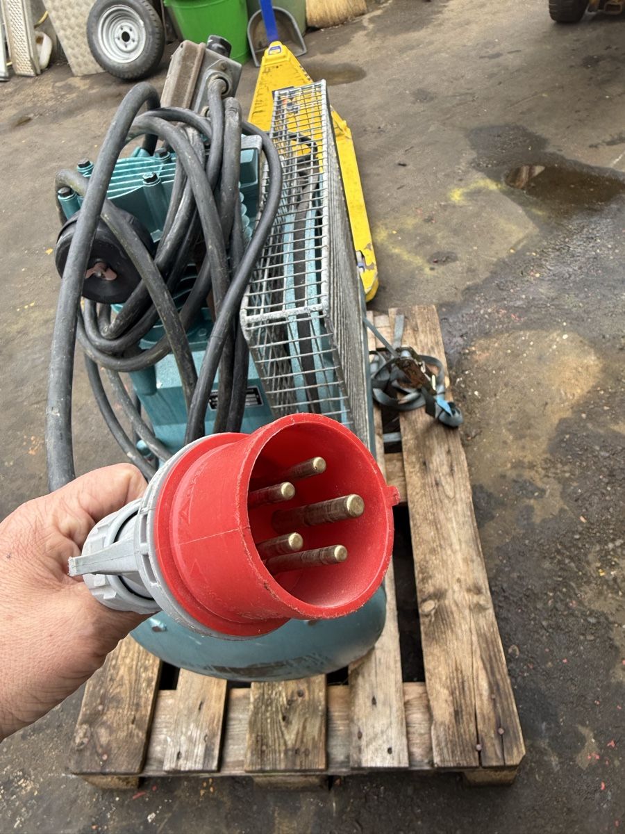 Compressori: Druckluft Kompressor ERA T 16 – Usato da Embrach venduto da embr12 3