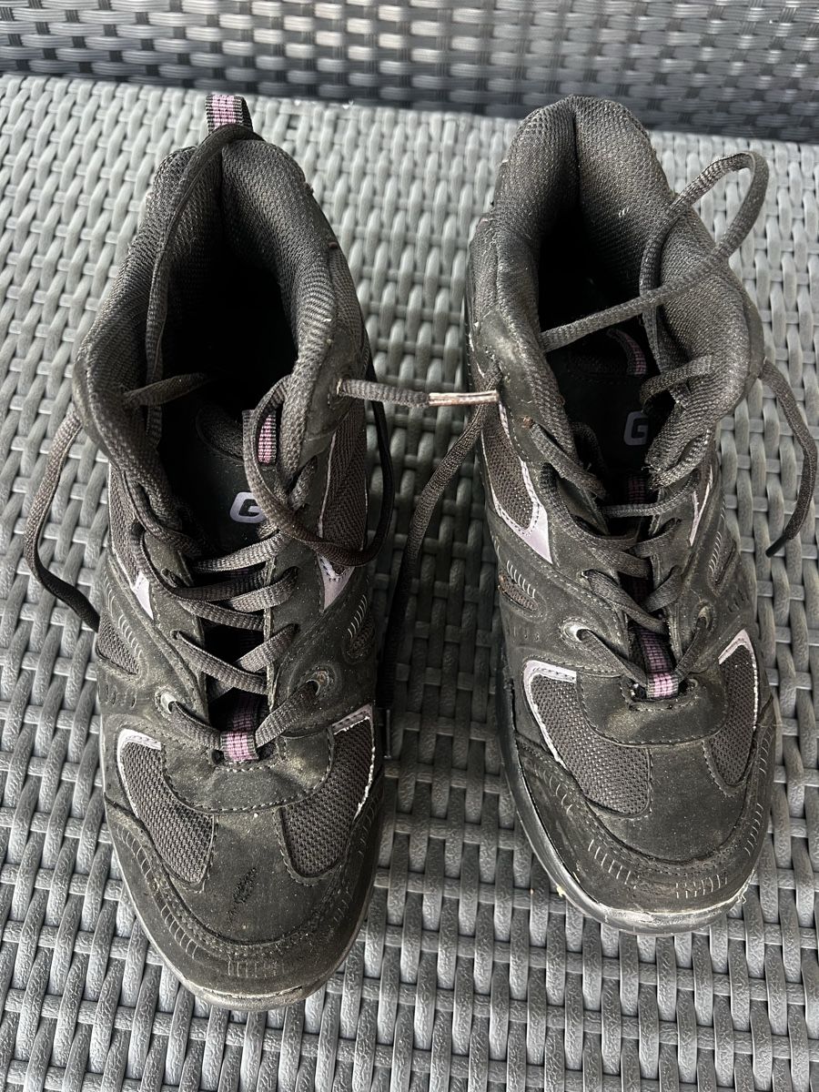 Chaussures femmes: Wanderschuhe – D'occasion à Bülach par Cucculi