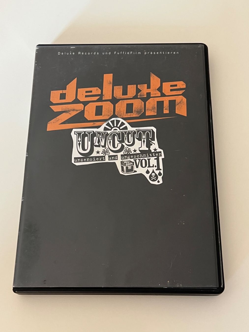 Alle DVDs: Deluxe Zoom - Uncut Vol. 1 DVD – Gebraucht aus Altstätten SG von sheamus