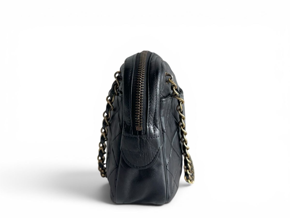 Chanel Taschen für Damen: CHANEL Vintage Quilted Camera Bag Tasche – Gebraucht aus Kriens von hannaandkiko 1