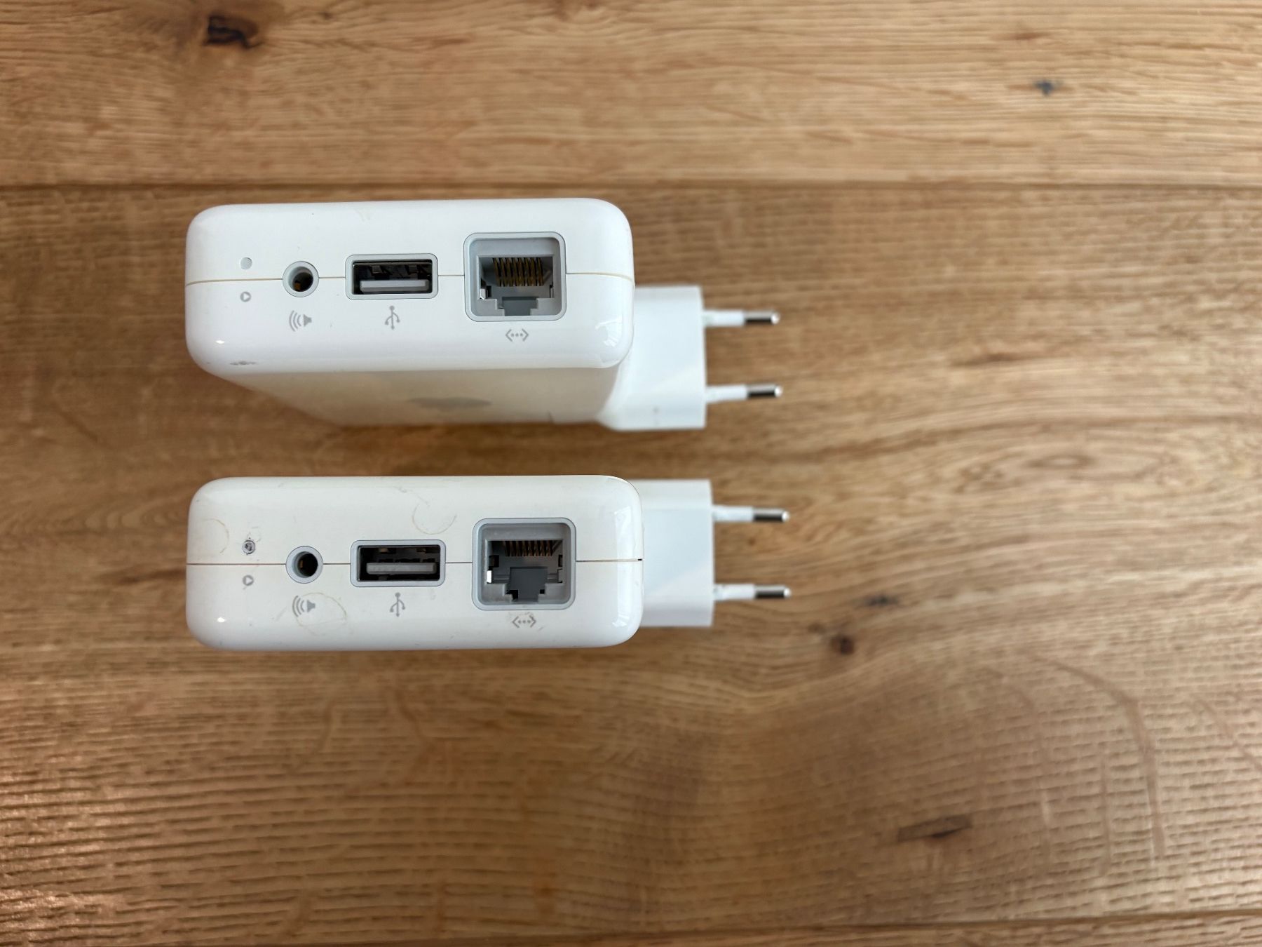 Apple Unità & Adattatore: 2x Apple AirPort Express Base Station - Model A1264 – Usato da Lausen venduto da sen_jm7c 2