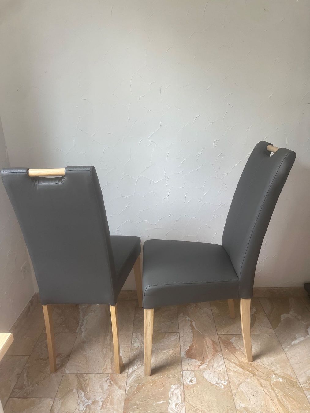 Stühle: Essstühle Neu grau – Neu (gemäss Beschreibung) aus Dietikon von Nieselchen 2