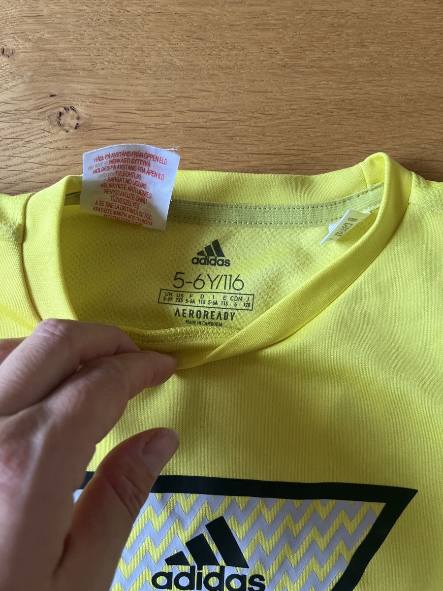 Camicie, T-shirt & Polo: adidas Sportshirt 116 – Usato da Balmberg venduto da Berglihof 1