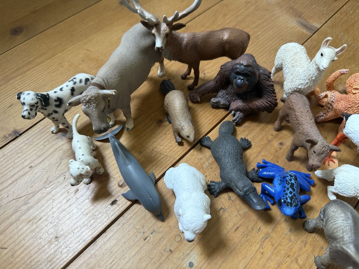 Schleich Figurines: 32 Schleich Tiere  – D'occasion à Zürich par zuerich16 6