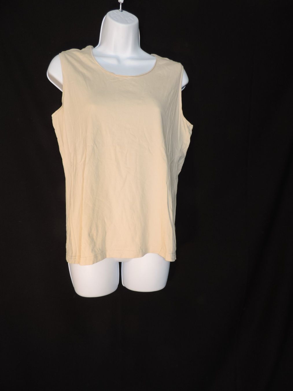 Top: débardeur beige – Usato da Genève venduto da Axelle333 1
