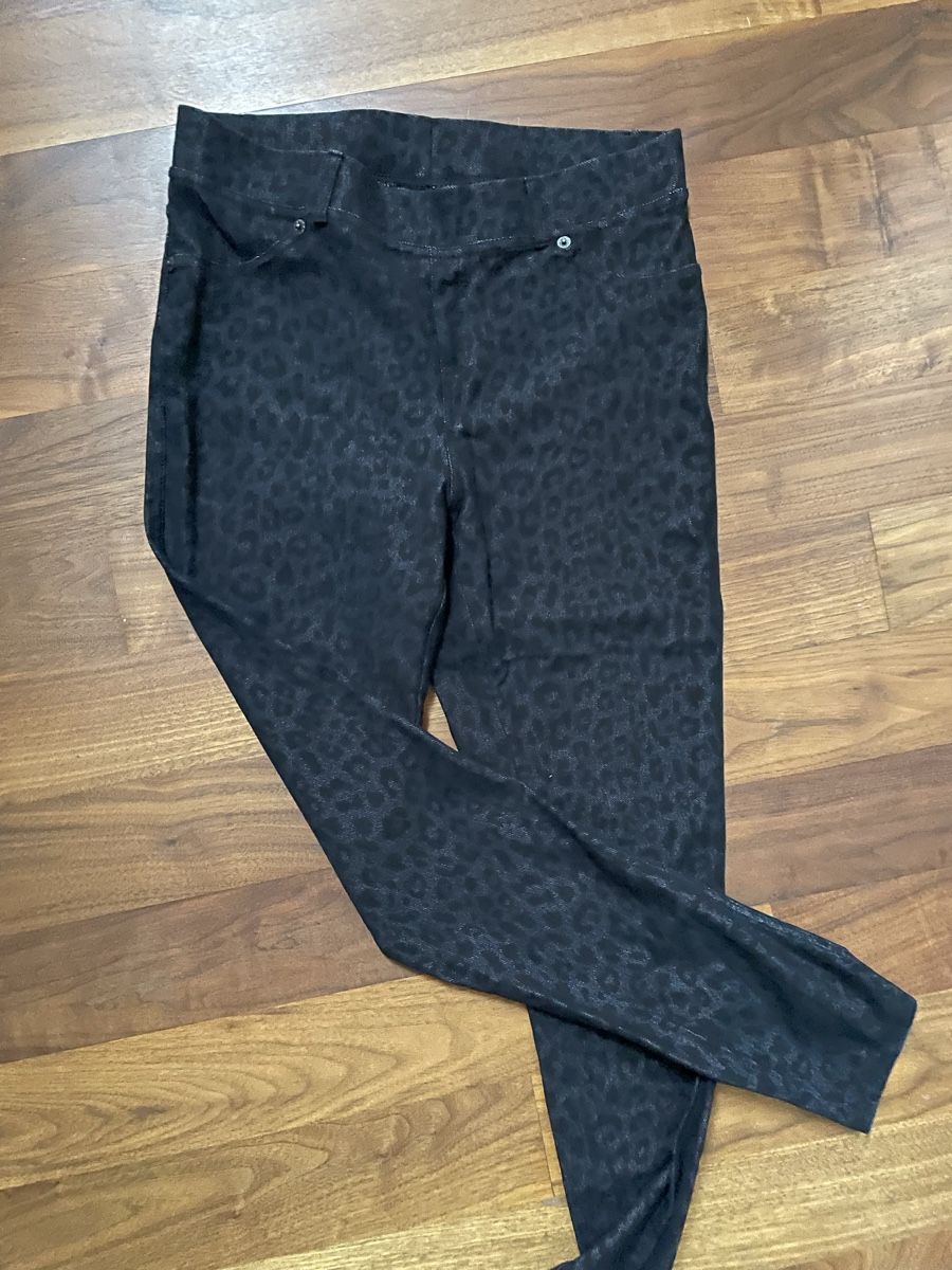 Leggings: Stretch-Jeanshose, Leopardenmuster Gr. 40 – Usato da Fehraltorf venduto da Nadja0205