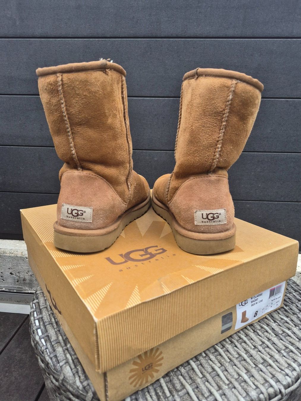 Ugg Damenschuhe: Bottines UGG Australian Classic Short Chestnut 39 – Gebraucht aus le landeron von canette