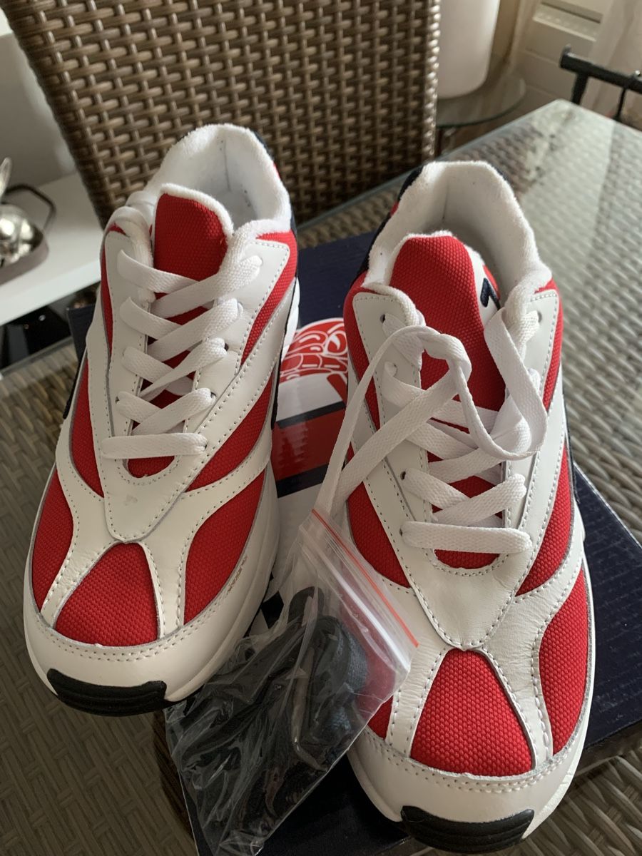 Fila Damenschuhe: Fila 94 Low Sneaker, Gr. 41, Neu . Originalverpackung – Neu (gemäss Beschreibung) aus Emmenbrücke von Dior09