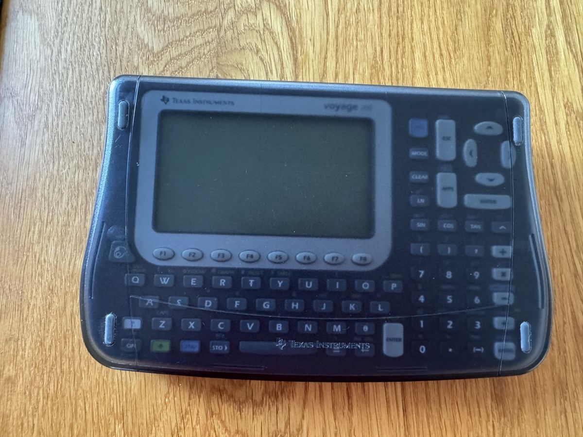 Texas Instruments Taschenrechner: TI voyage 200 – Gebraucht aus Glattpark(Opfikon) von MadMarc17 1