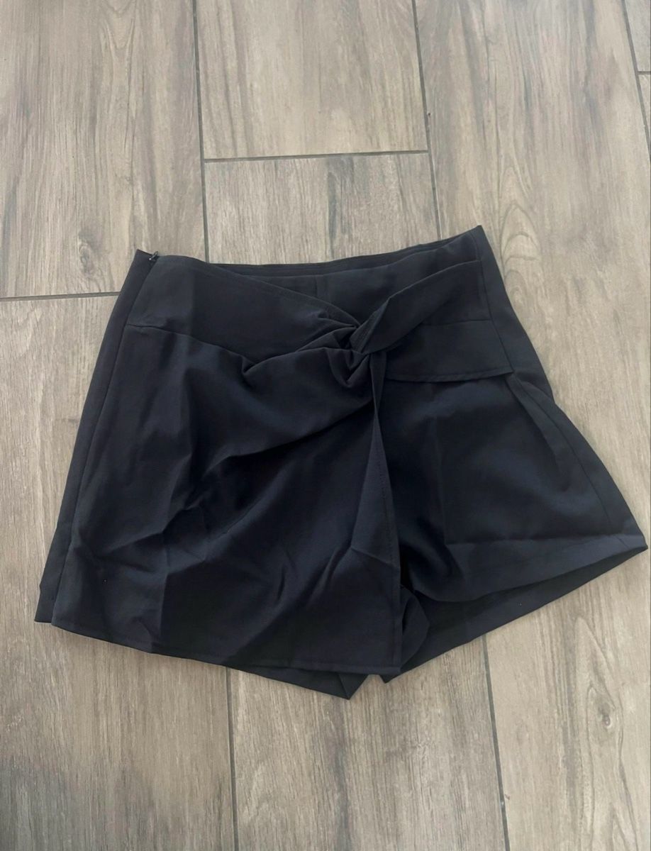 Pantaloni: Schwarze Shorts ungetragen Grösse S – Nuovo e nell'imballaggio originale da Dübendorf venduto da ali_g7p8
