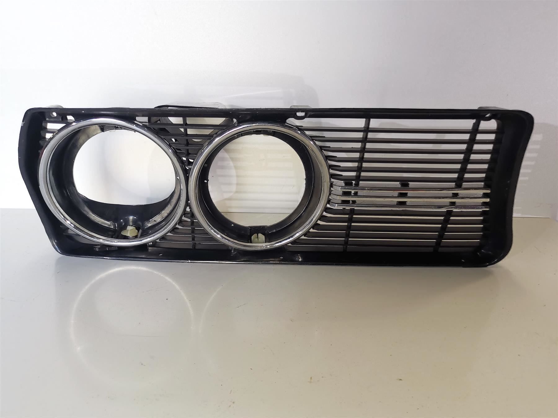 Tutti pezzi di ricambio auto: Alfa Alfetta Berlina Kühlergitter SET – Nuovo (secondo la descrizione) da Thalwil venduto da Joker690 1