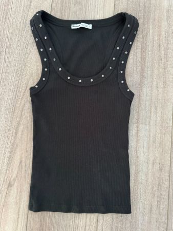 Top BERSHKA dunkelgrau Gr. XS mit Nieten