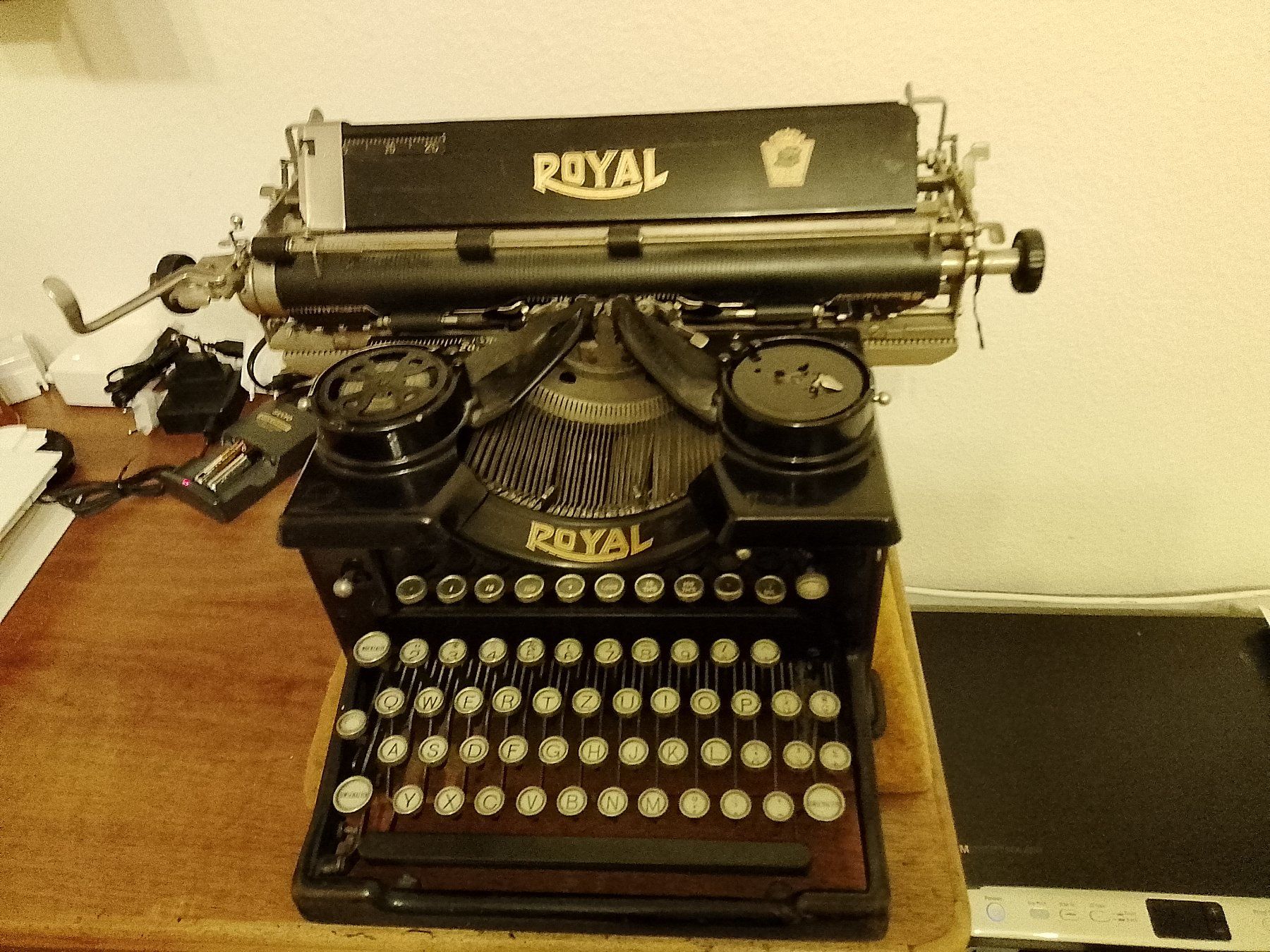Macchine da scrivere: Alte Schreibmaschine royal ca 1920 – Usato da Zürich venduto da stove56