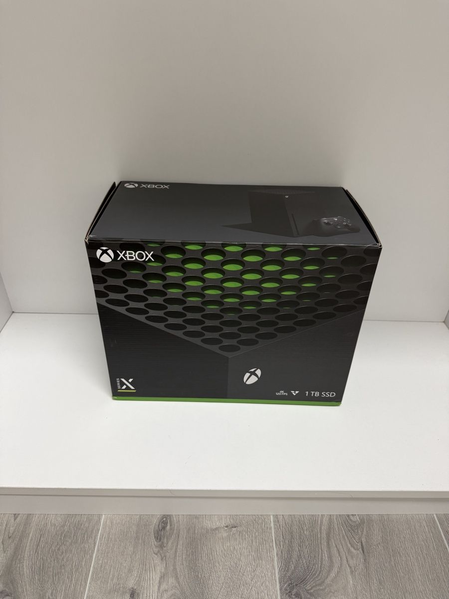 Microsoft Konsolen: Xbox serie X – Gebraucht aus Genève von MG7004