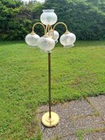 lampadaire de salon en laiton doré fonctionne hauteur 1.50m.