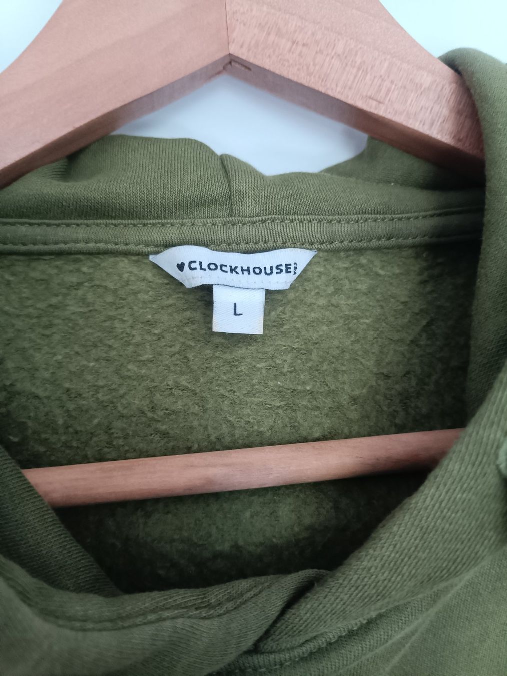 Pullover & Sweatshirts: Pullover olivgrün clockhouse – Gebraucht aus Zürich von nin_jl89