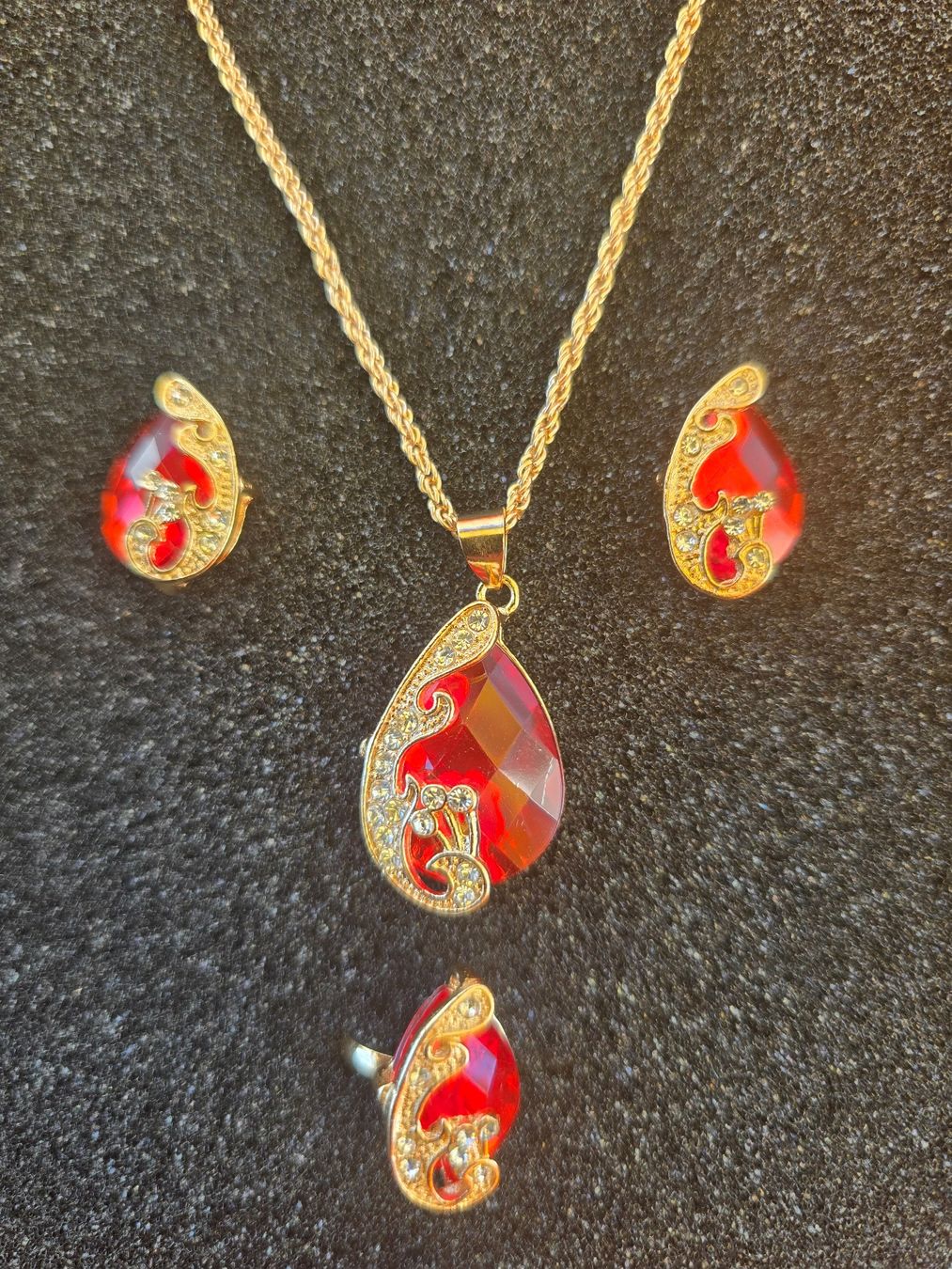 Altri gioielli: Schmuckset feuerrot mit Uhr – Nuovo e nell'imballaggio originale da Würenlos venduto da sul_cm8q 2