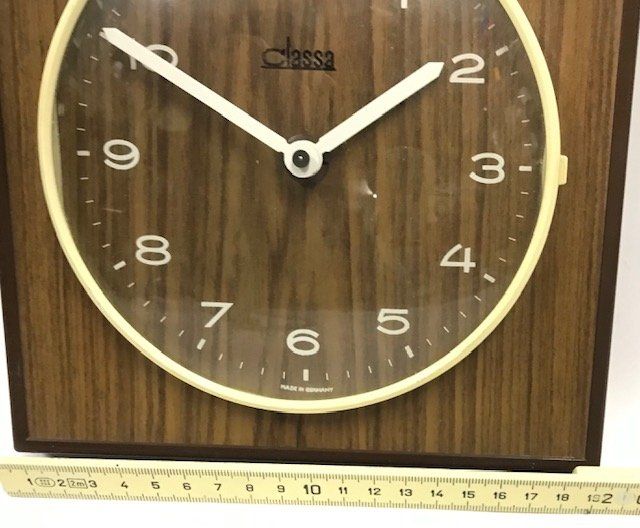 Orologi da terra & Orologi da parete: quadratische Wanduhr mit Holzimitat – Usato da Zürich venduto da gigimai67 3