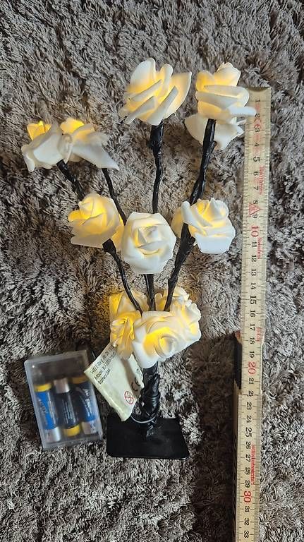 Tutte le decorazioni: Deko Leuchtblumen – Usato da Oberriet SG venduto da maxie97 1