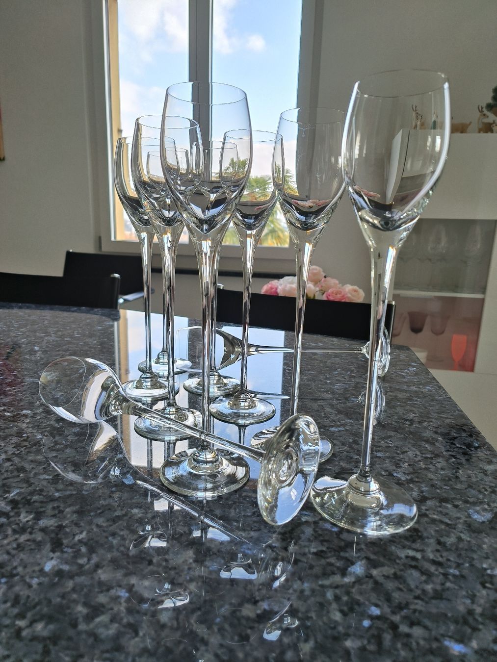 Gläser: 11 elegante langstielige Prosecco oder Weingläser, – Neu (gemäss Beschreibung) aus Biel/Bienne von No62