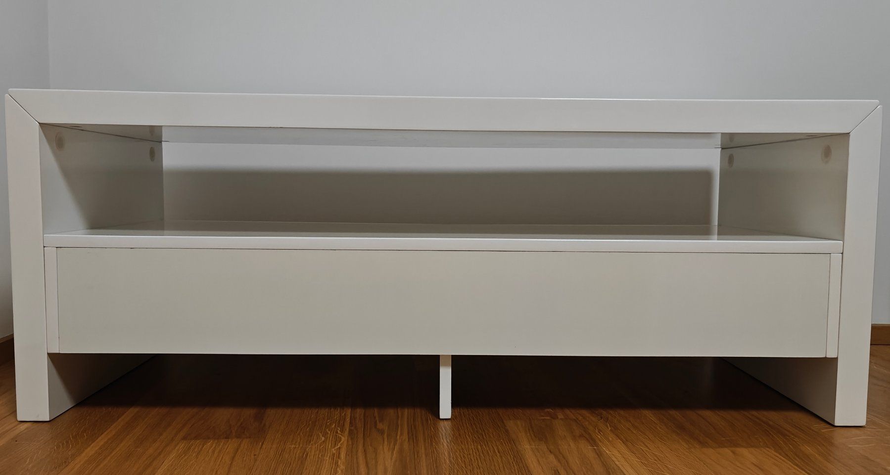 TV Möbel: TV-Möbel/Lowboard - elegant & hochwertig – Gebraucht aus Mägenwil von rbr 3
