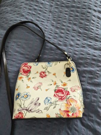 Schöne Blumen-Tasche