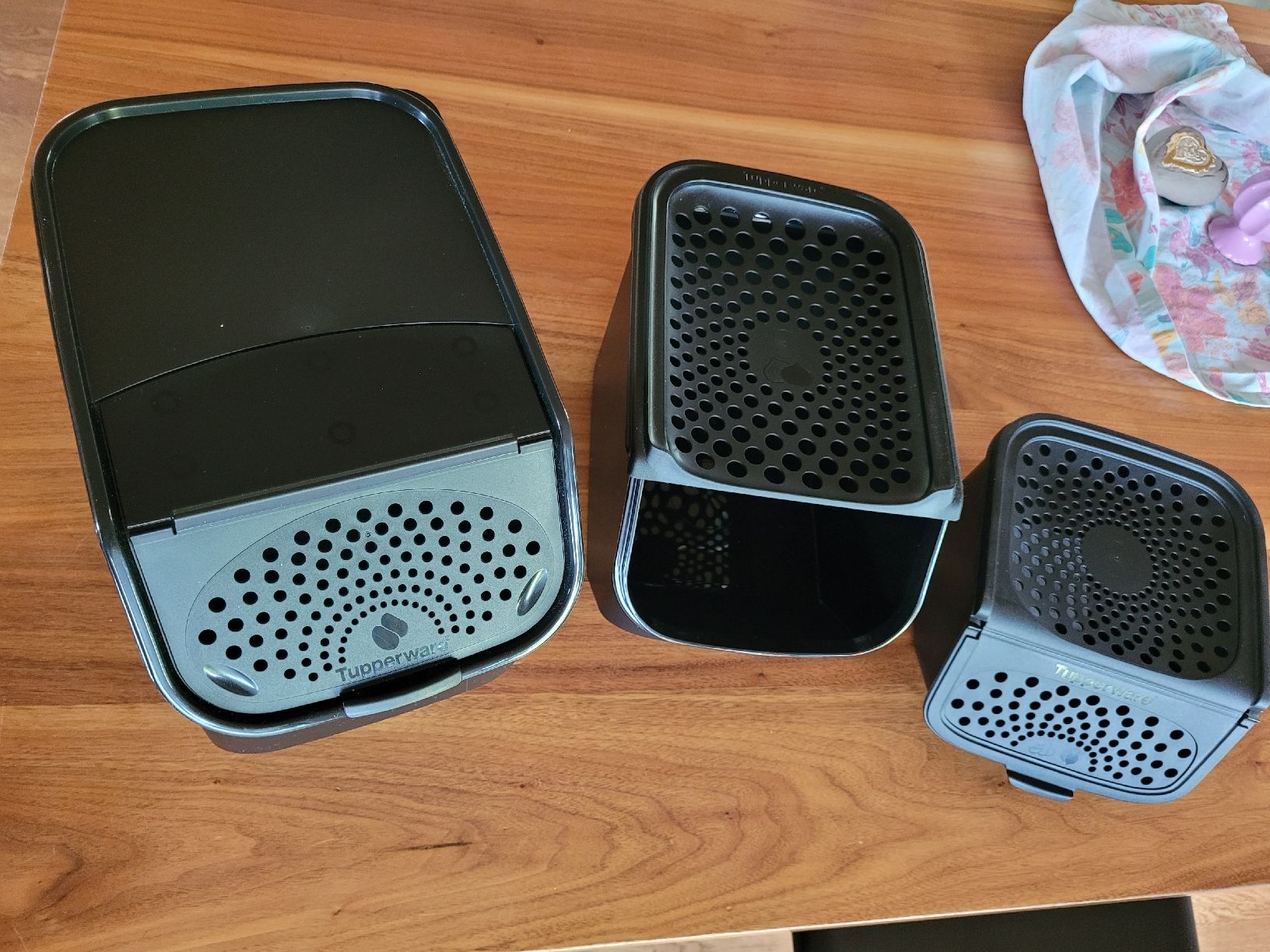 Tupperware Contenitori & Simili: Tupperware 3 er Set schwarz – Nuovo (secondo la descrizione) da Erlinsbach SO venduto da myfamily68
