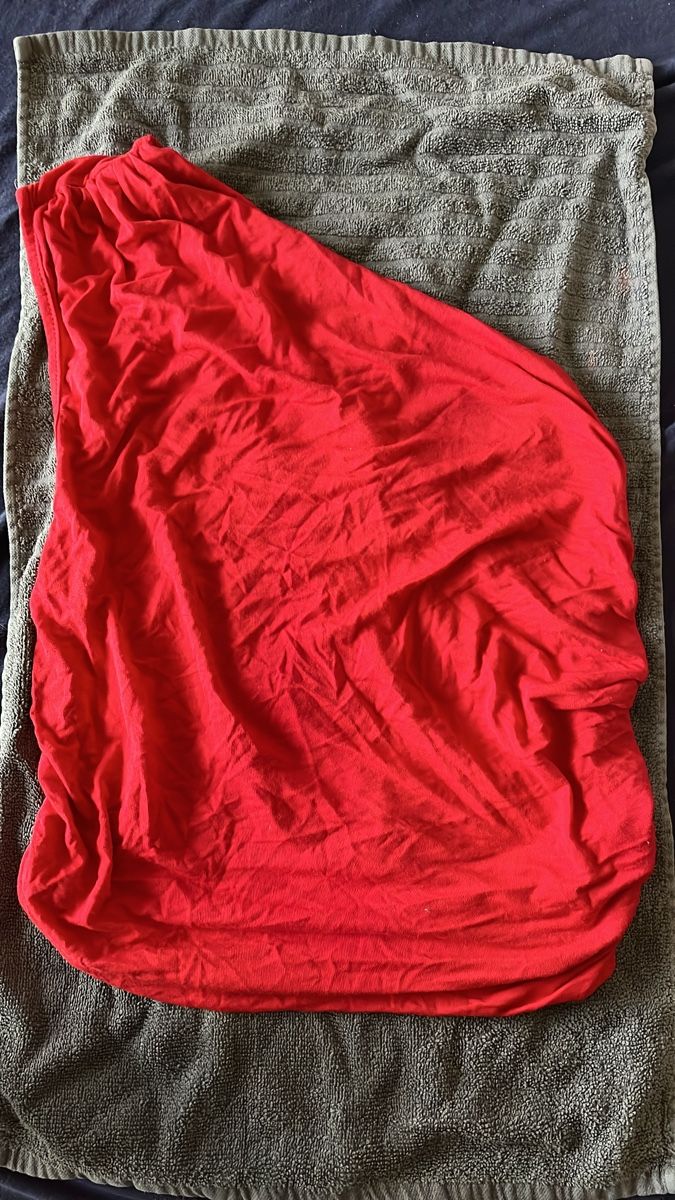 Shein Top: Top asymétrique rouge – Usato da Martigny venduto da mar_p55z