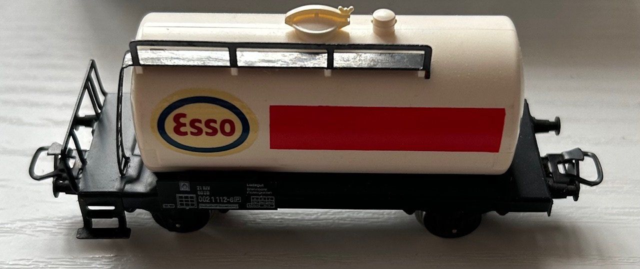 Märklin Modellini di ferrovie: Märklin 4501 - DB-Kesselwagen Esso – Usato da Bubendorf venduto da torina99 1