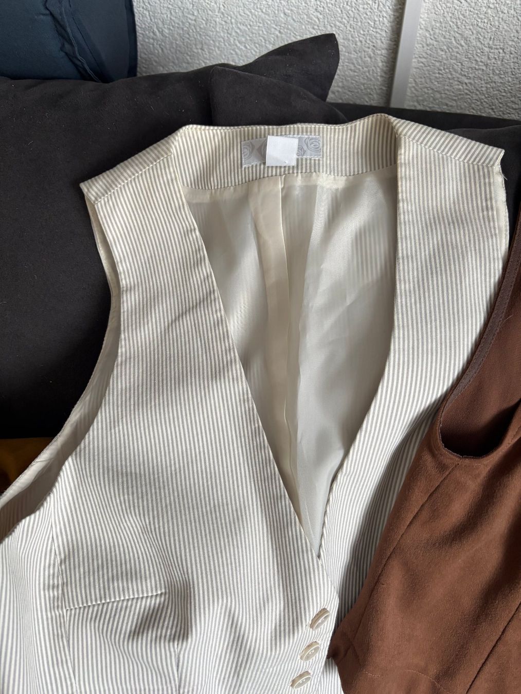 Lotti di vestiti: GILETS 5 Teile neuwertig – Nuovo (secondo la descrizione) da Merishausen venduto da yourdream 3