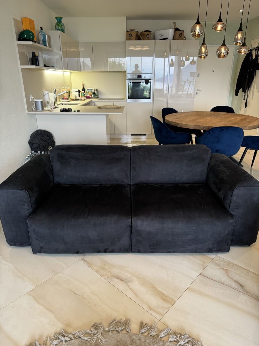 Sofas: 2-Sitzer Sofa Studio Copenhagen Microfaser Schwarz – Gebraucht aus Madetswil von VLZH