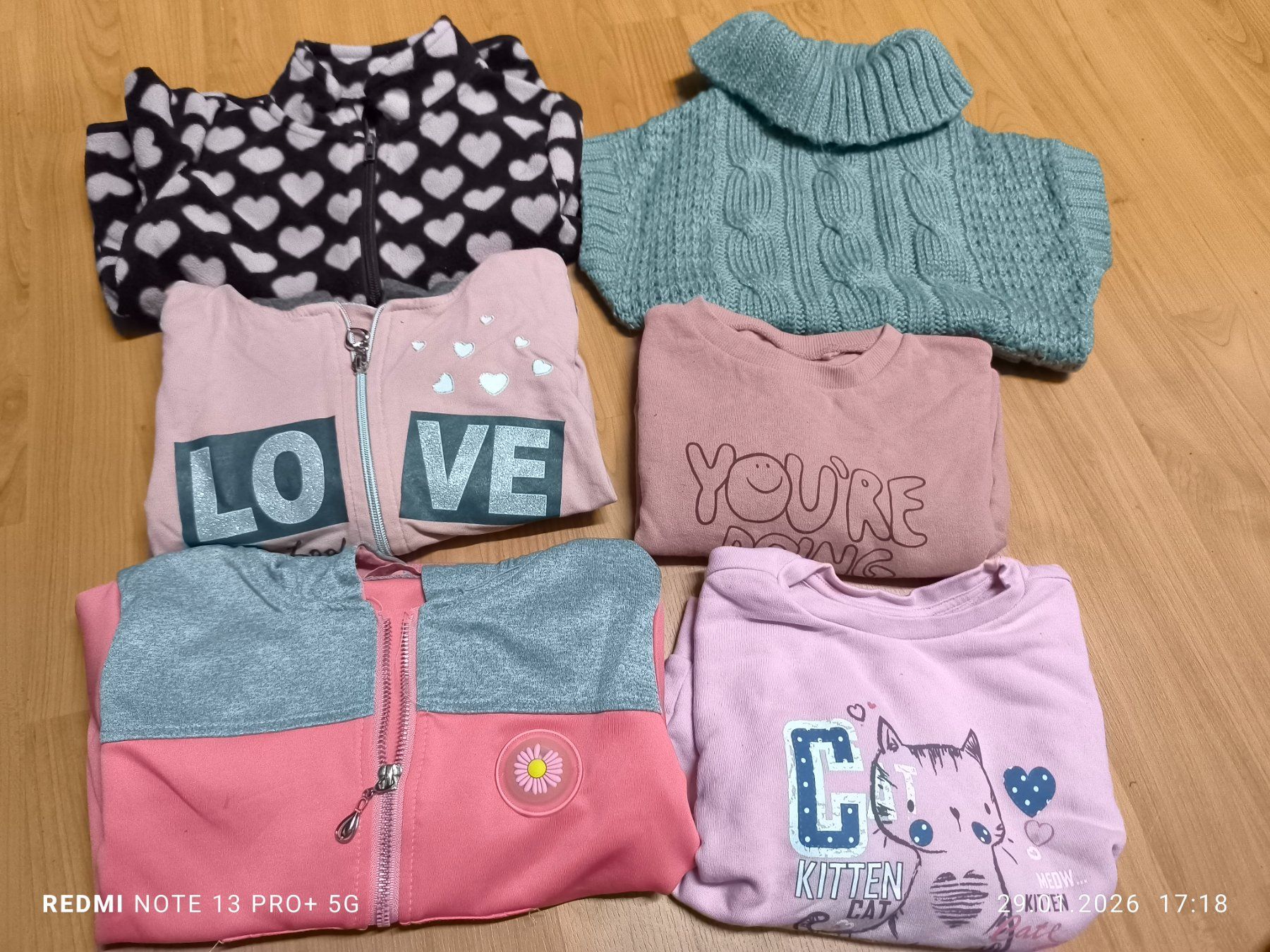 Lotti & Set di vestiti: Kinder Kleider, Hosen, T-Shirts, Pullover, Gr. 98-104. – Usato da Jona venduto da mi2020 7