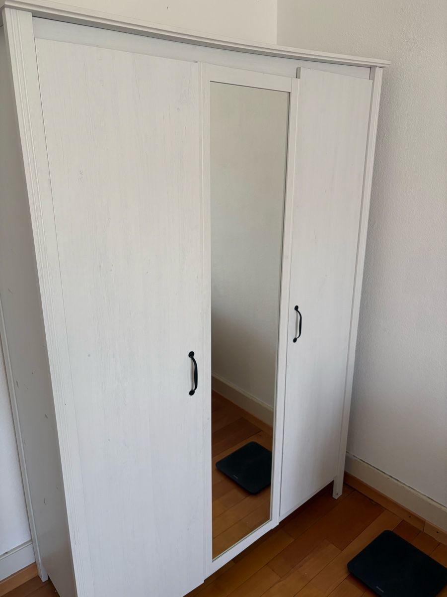 Porte manteau: Kleiderschrank  – D'occasion à Zürich par leh_w2kl