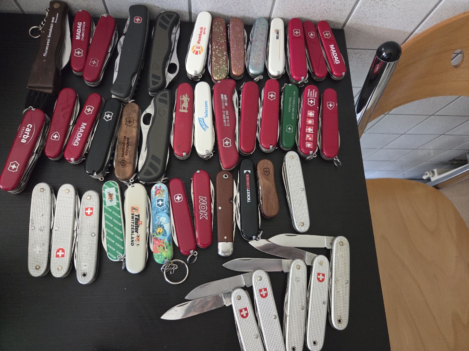 Victorinox Coltelli tascabile: Victorinox/Wenger Messer Konvolut  – Usato da Dietikon venduto da Allegra34 8