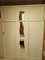 Kleiderschrank