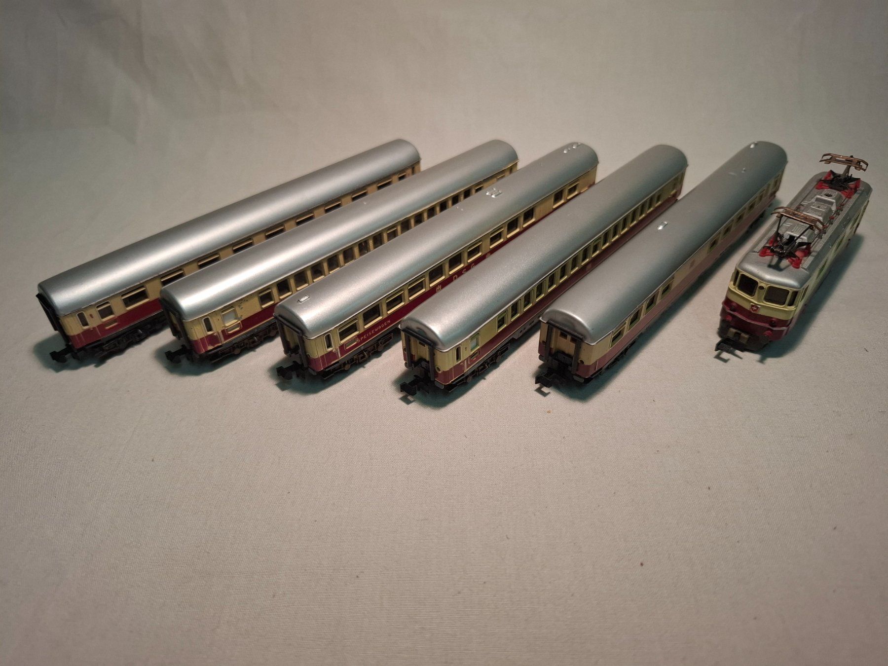 Arnold Modelleisenbahnen: TEE - Zug, 6-teilig, Analog, Spur N – Gebraucht aus Grenchen von georges053