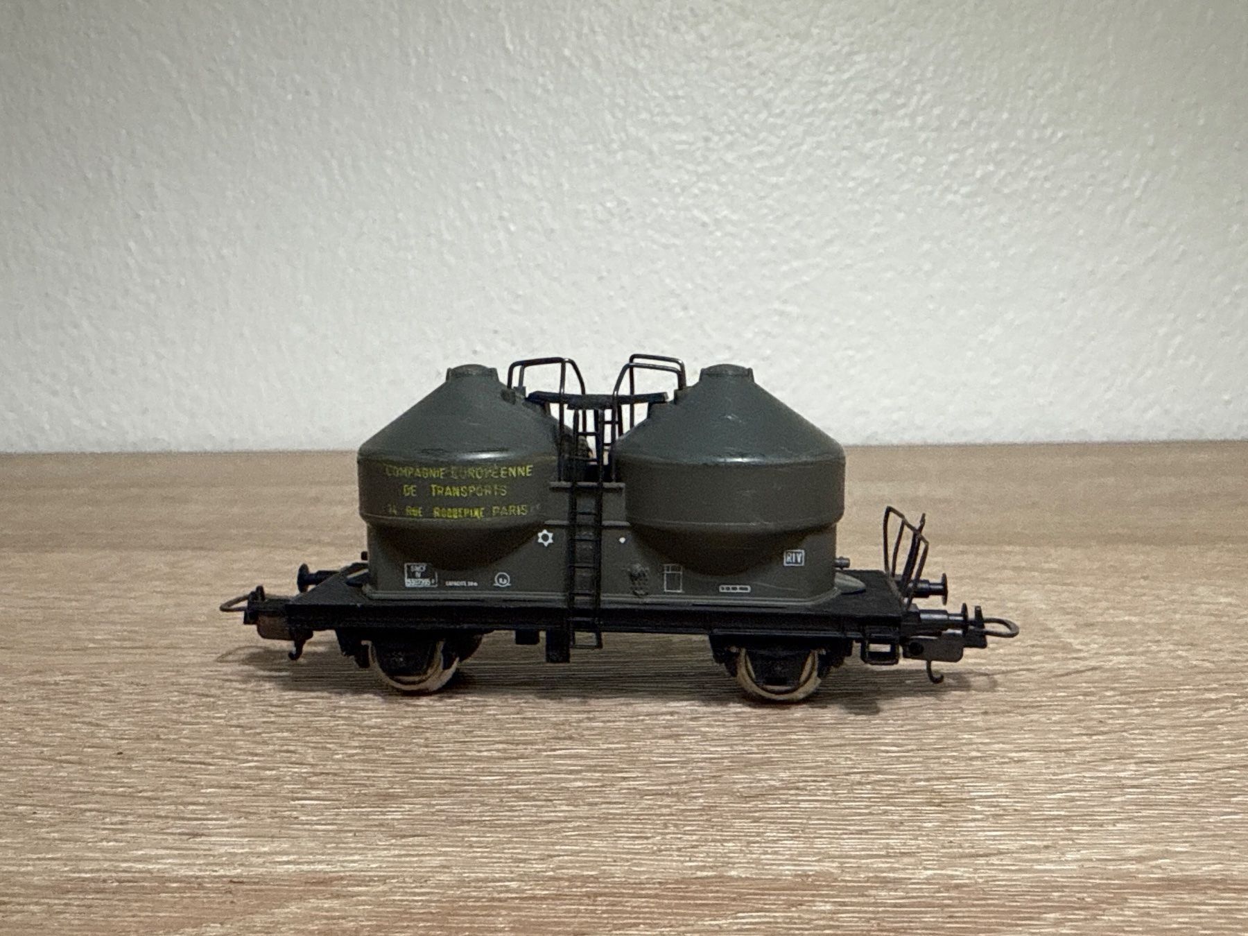 Lima Modelleisenbahnen: Lima Silowagen SNCF H0 (51) – Gebraucht aus St-Aubin-Sauges von Lo_Go