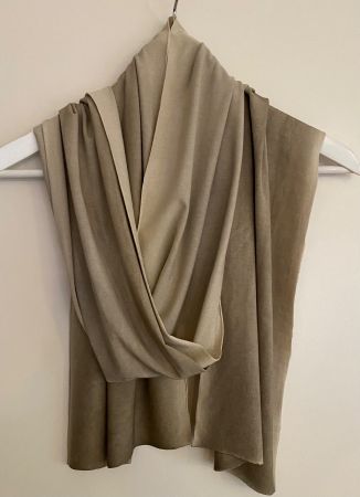 Feiner Schal in Helltaupe