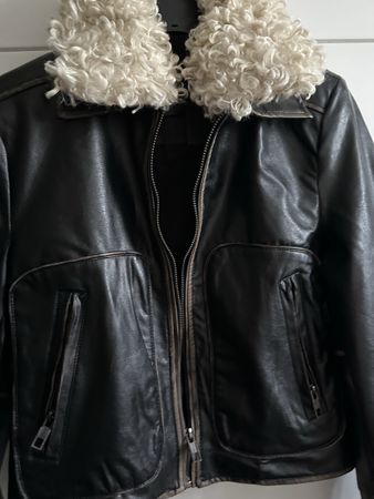 Damen  Kunstleder Jacke Gr34:36 Neu Kragen ist abnehmbar