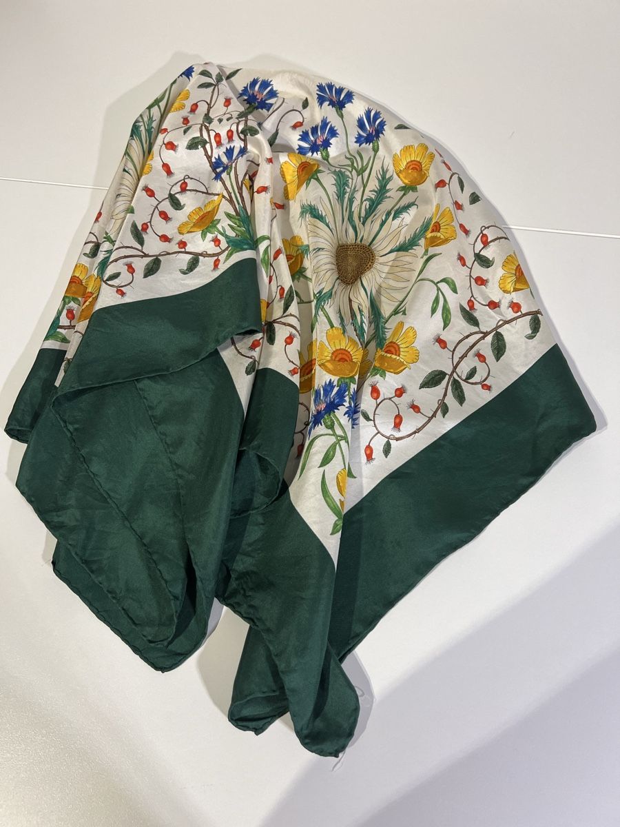 Gucci Foulards, Tücher & Schals: Foulard Gucci vintage – Gebraucht aus St-Pierre-Clages von ste_xk6p 4