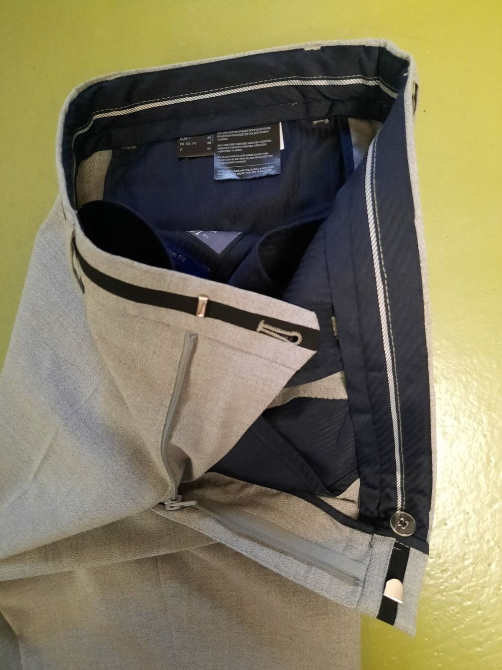 C&A Completi: grauer Anzug Slim Fit – Usato da Niederglatt ZH venduto da Bobsli 7