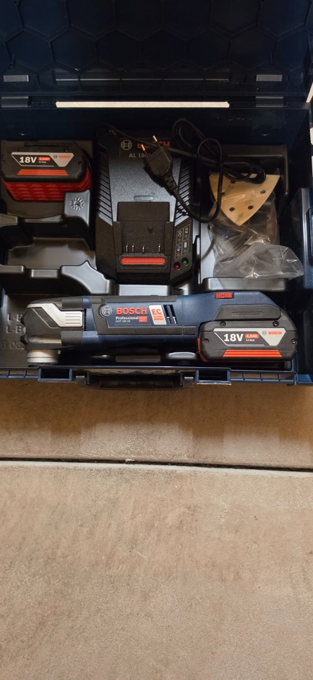 Bosch Tous les outils: multitool bosch 18v avec batterie et  chargeur – D'occasion à Monthey par sam_5ydk 2