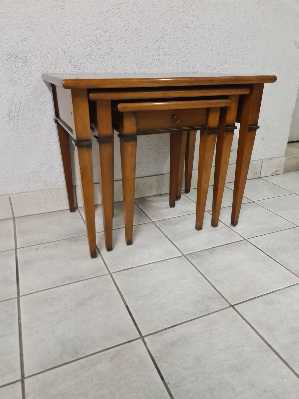 Tavoli: Petite table qui ce range les une sur les autres – Usato da Monthey venduto da 187-zeroo 6