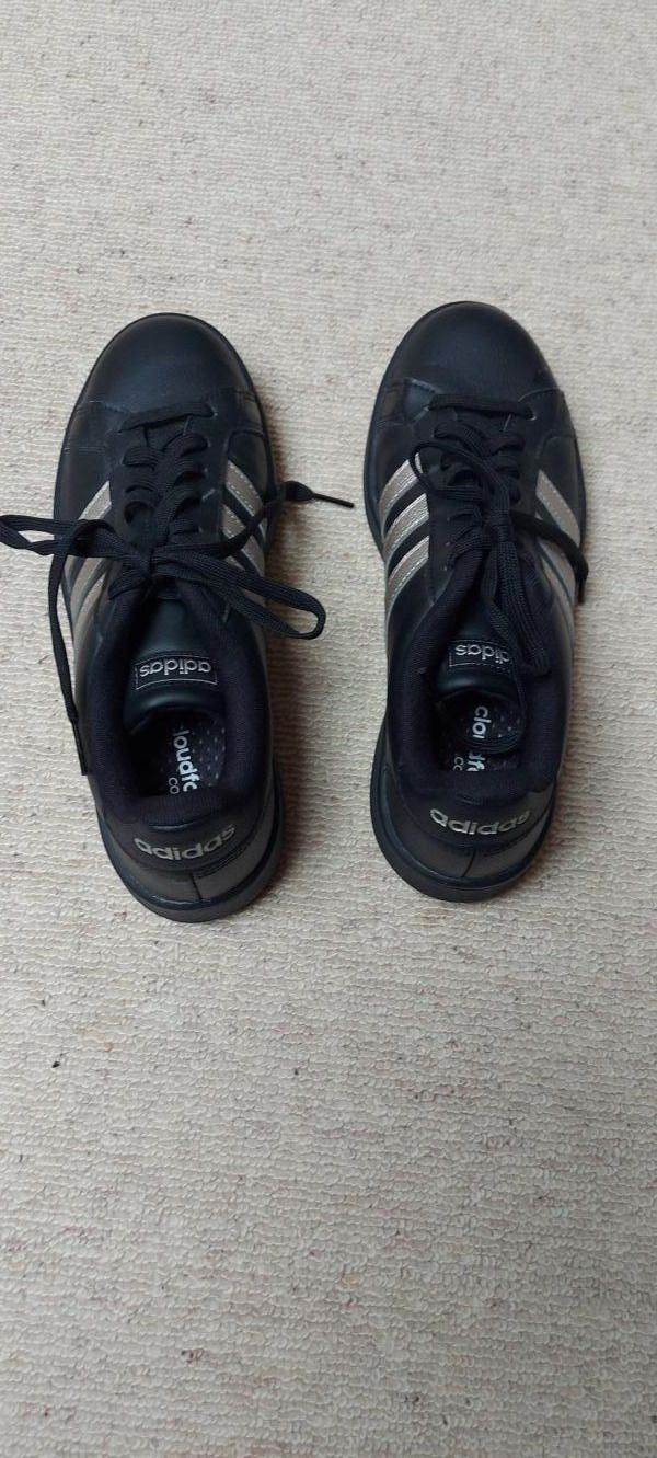 Adidas Scarpe da donna: Adidas Turnschuhe Gr. 41 1/3 schwarz / Silver – Usato da Einsiedeln venduto da patty01 1