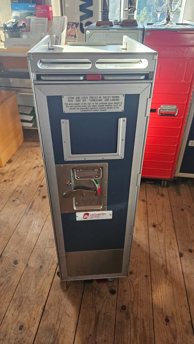 Altro in Aeronautica: Air Berlin Flugzeugtrolley – Usato da Glattfelden venduto da hbct 3