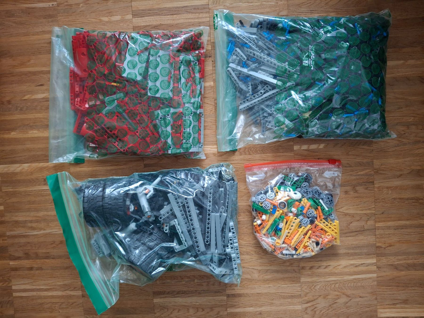 Lego Kit di costruzioni: Lego Technic - Geländegängiger Kranwagen 42082 – Usato da Emmenbrücke venduto da ruf_fsy9 1